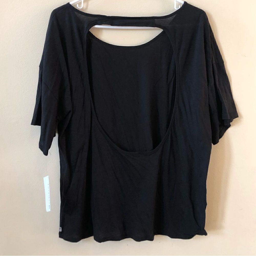 Fabletics Black Key Tee - Picture 4 of 6